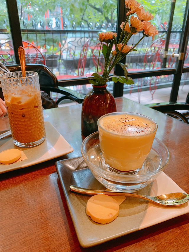 ベトナム ハノイ パリのカフェに迷い込んだみたい♡ ベトナム ハノイ パリのカフェに迷い込んだみたい♡
