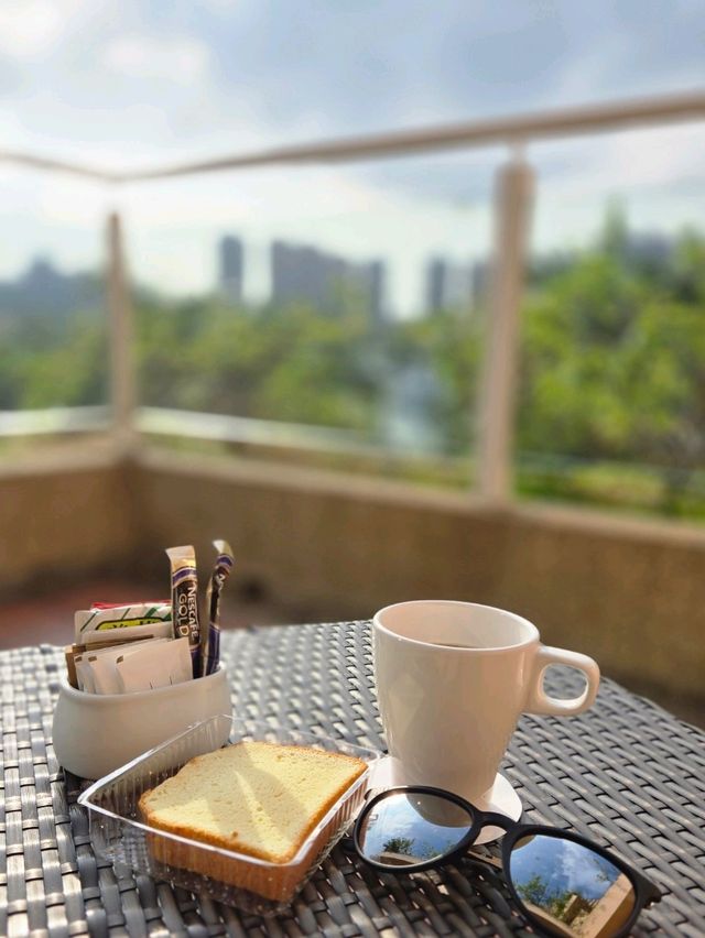椰樹環繞渡假泳池打卡必去🌴 椰樹環繞渡假泳池打卡必去🌴