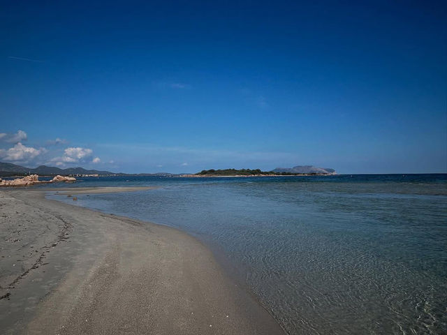 Where Turquoise Waters Meet Tranquil Shores