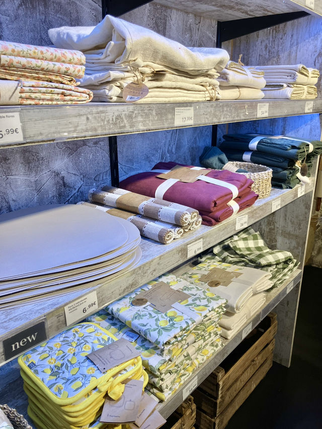 マドリードのショッピングストリートを歩く🇪🇸スペイン旅 マドリードのショッピングストリートを歩く🇪🇸スペイン旅