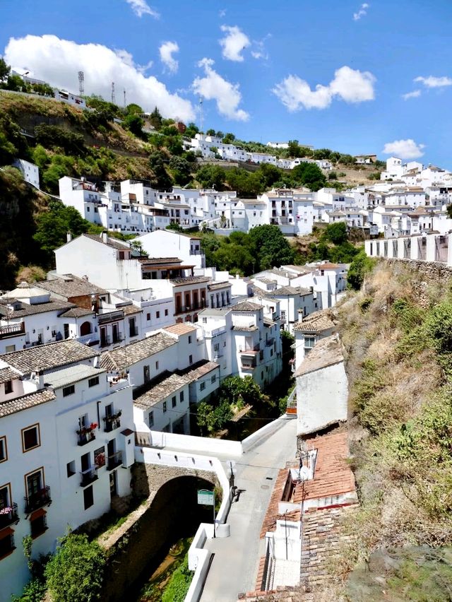 西班牙🇪🇸 ‖ Setenil-建在懸崖內的小鎮
