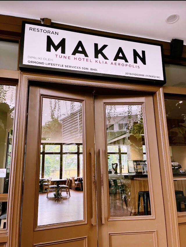 Tune Hotel KLIA Aeropolis: The Go-To Transit Stay in Sepang 🚀✨ Tune Hotel KLIA Aeropolis: The Go-To Transit Stay in Sepang 🚀✨
