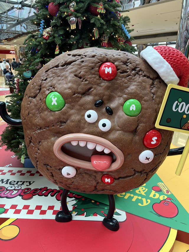 香港太古城中心化身聖誕糖果樂園😯仲送熊仔笑笑糖掛飾? 香港太古城中心化身聖誕糖果樂園😯仲送熊仔笑笑糖掛飾?