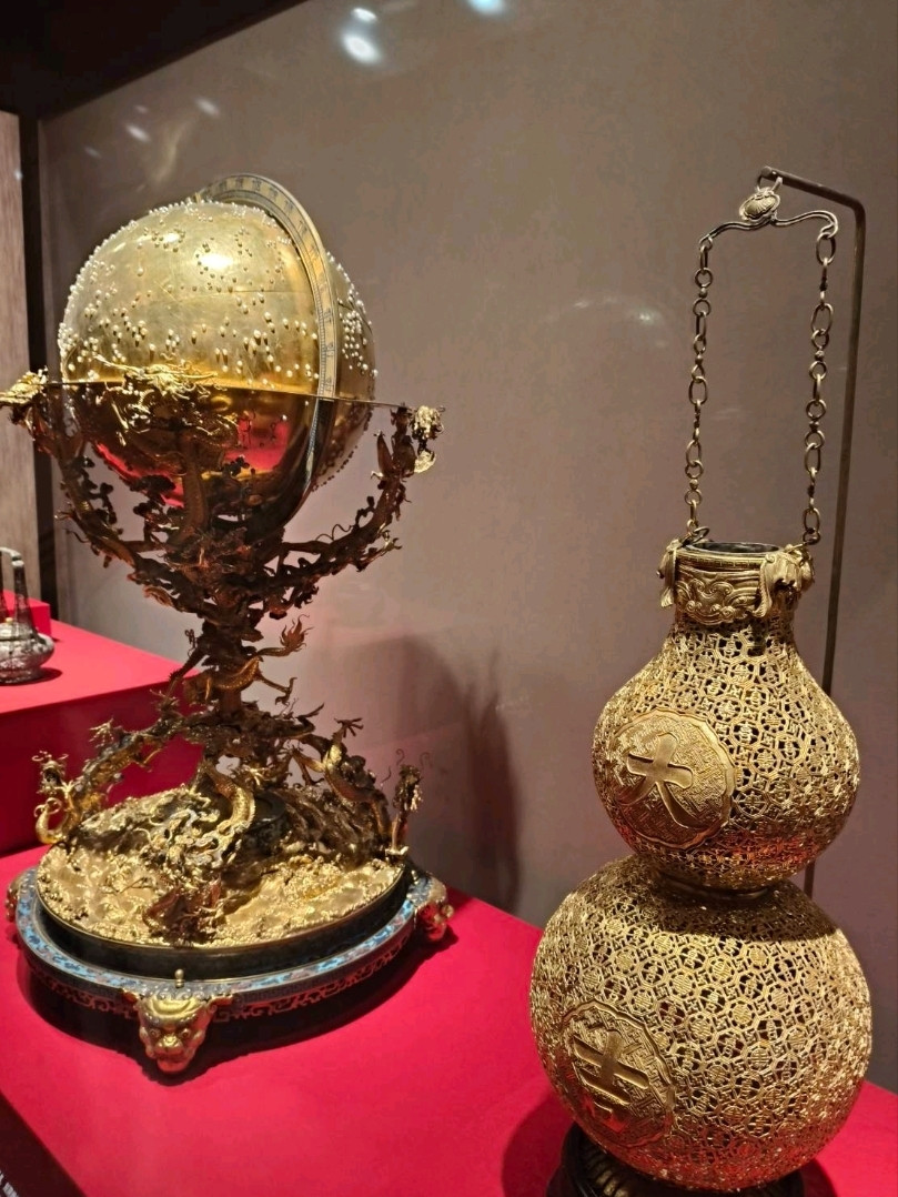 The Glittering Treasures of the Forbidden City: A Deep Dive into