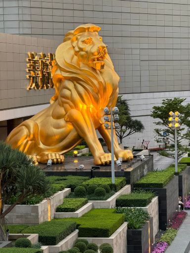 【至高の輝き】MGMマカオ限定・黄金のライオン 5つ星ホテル仕様 ミニ麻雀セット マカオ映えスポット｜MGMコタイ『広西遊記』ファンタジー西遊記