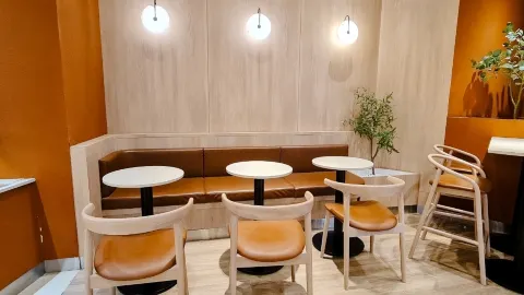 新しいカフェをチェック!Tim Hortonsで心温まる雰囲気を!。 — traveler post in ハミルトン