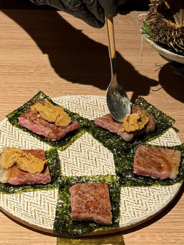 お肉好き必見！深センの超高級焼肉店レビュー。ジューシーな和牛ウニ