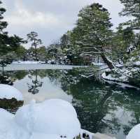 【金沢市🇯🇵兼六園】雪景色に包まれて☺️庭園散策