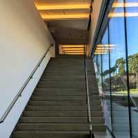 OCMA：🎨  Thom Mayne 打造的藝術殿堂，免費享受藝術與建築之美！