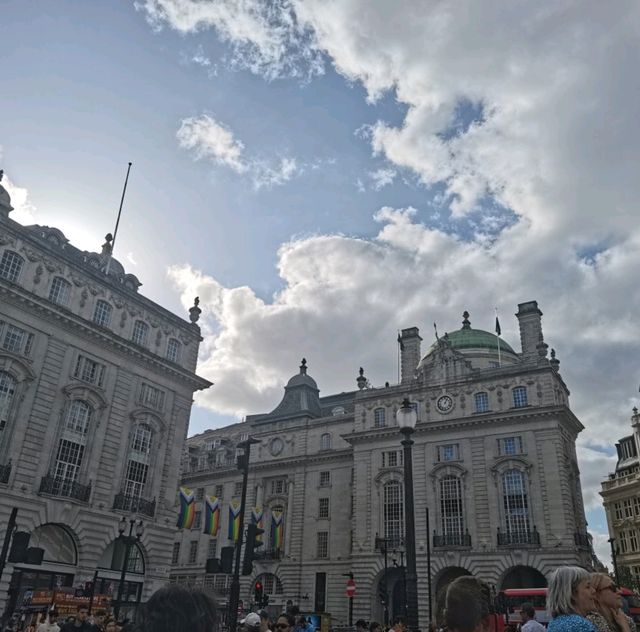 London's Most Famous Square 🏴󠁧󠁢󠁥󠁮󠁧󠁿