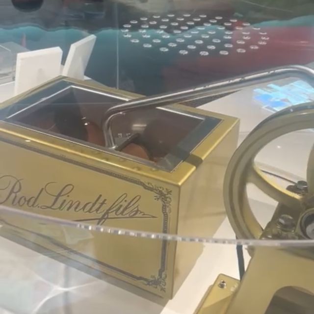 Chocolate lovers! Lindt factory Switzerland 