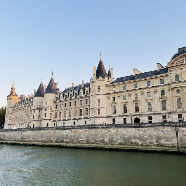 A Parisian Dream: Must-See Attractions and Hidden Gems