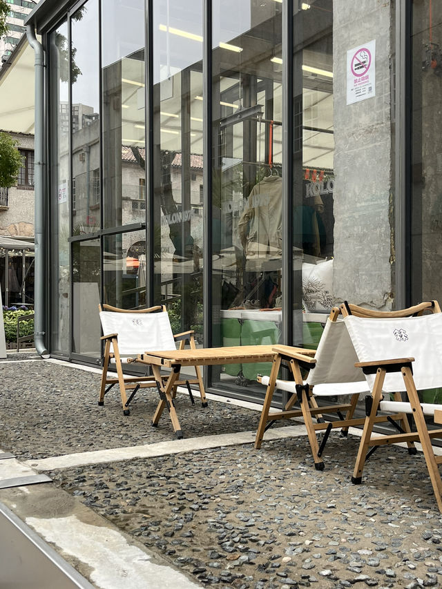 Shanghai | Brilliant Columbia Circle with chill vibe 