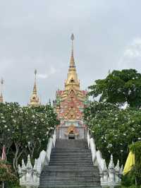 Stunning temple in Phrachuap Khiri Khan