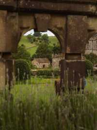 🏰 Haddon Hall – A Timeless Medieval Treasure in the Peak District