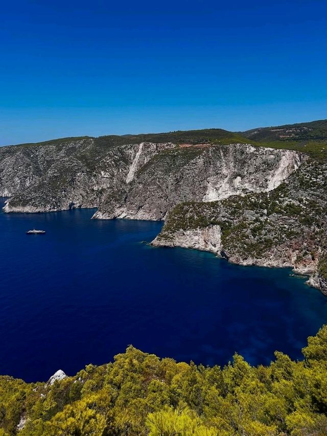  🌊 Zakynthos: A Jewel of the Ionian with Turquoise Seas and Natural Wonders 🇬🇷✨