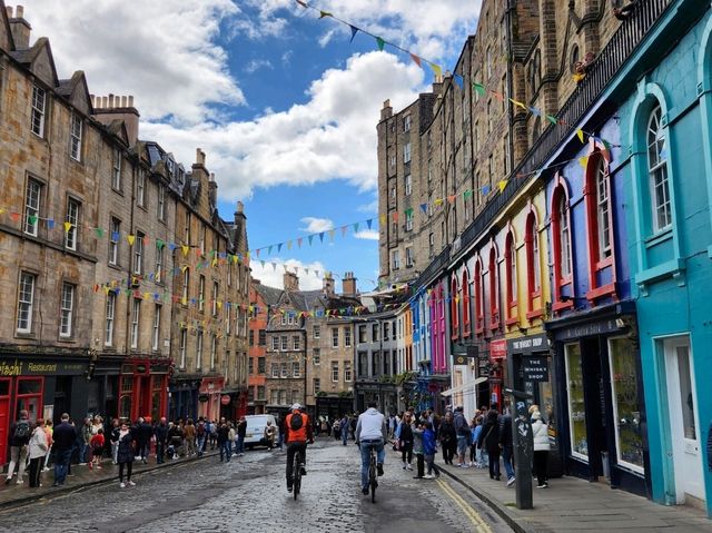 Edinburgh: Magic, History, and Vibes