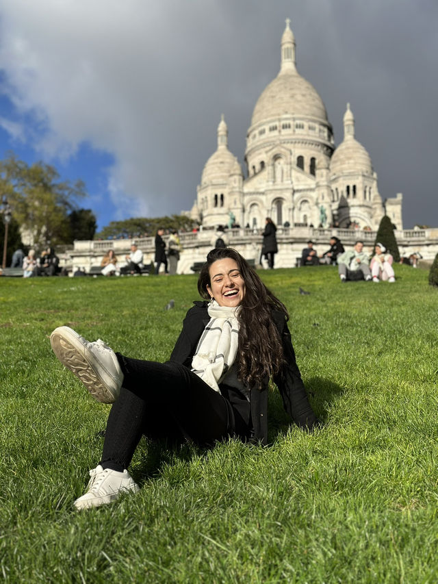 The Artists’ Alley Behind Sacré-Cœur: A Bohemian Gem in Montmartre