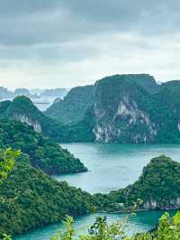 🇻🇳 Hạ Long Bay, Vietnam – A Natural Wonder Worth Every Moment 🌅🚤
