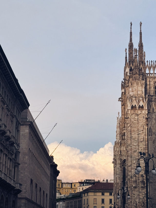 Let's start from the heart of Milan, Duomo di Milano