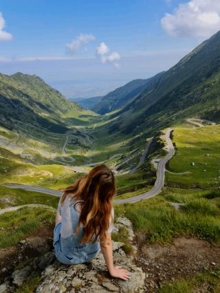 🚗 Exploring the Transfăgărășan Highway – Romania’s Most Scenic Road Trip