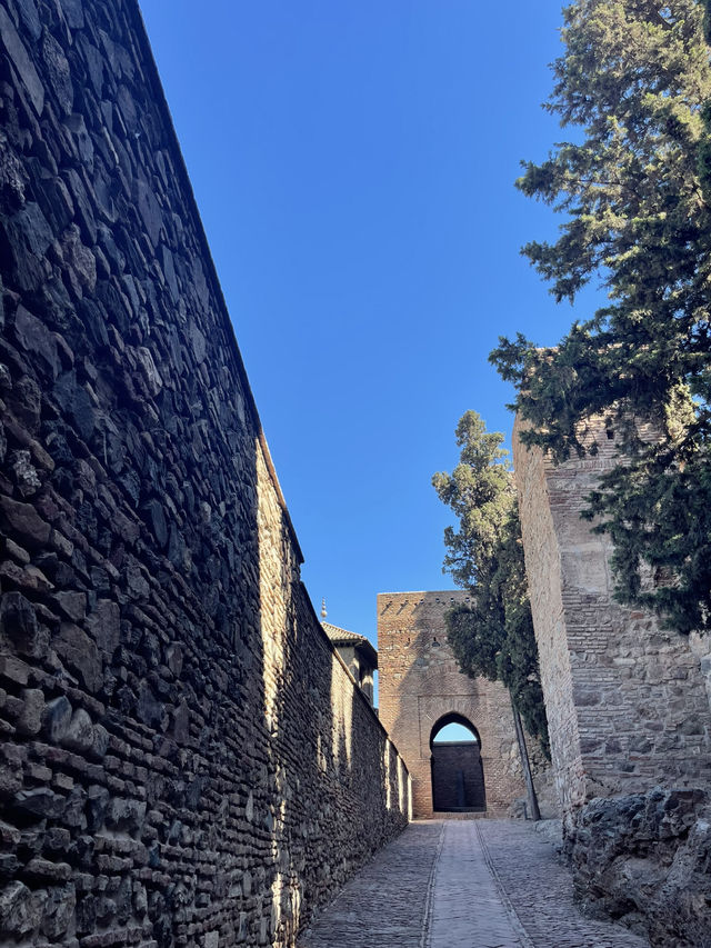 Málaga: Sun, Culture & Coastal Energy ☀️🏖️🏛️