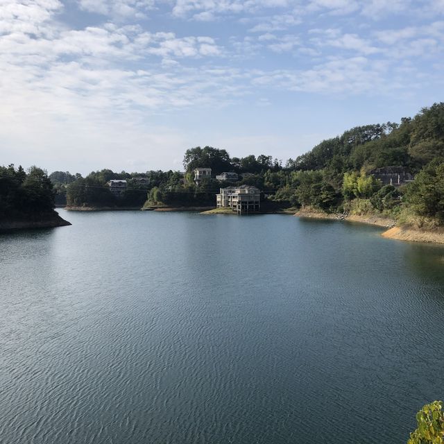 Thousand Island Lake