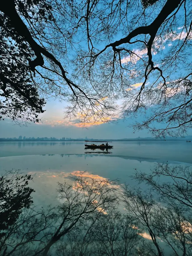 คุณอาจยังไม่รู้ว่านี่คือทะเลสาบซีฮู มาดูกันสิ