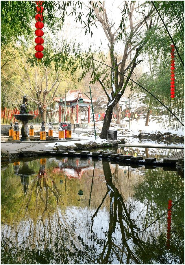《雪後出遊竹泉村》