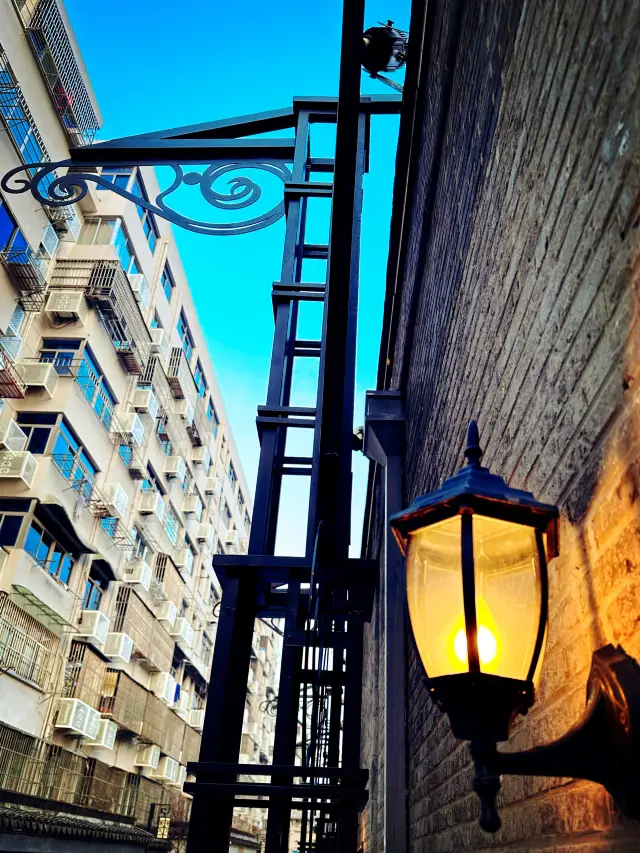 Wuxi | Xiaolou Lane, strolling with kids, checking out the 'Top Scholars' attraction