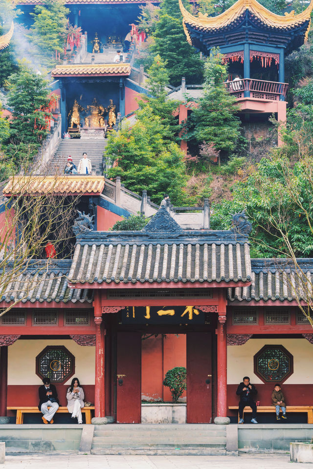 超靈驗來成都絕對不能錯過的震撼古寺