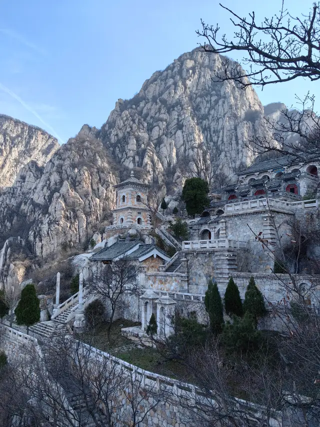 Shaolin Temple is located in Dengfeng City, Zhengzhou, Henan Province, China