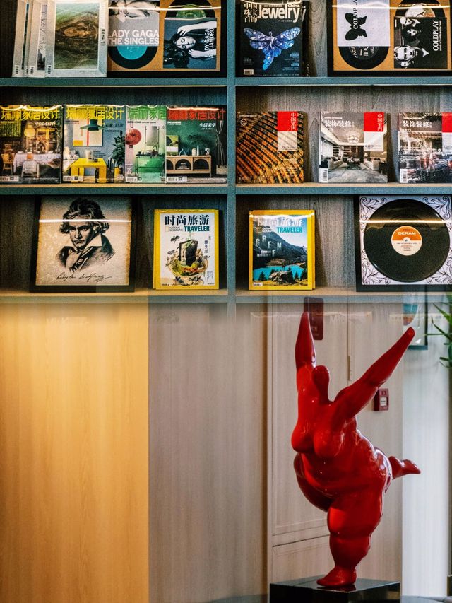 打卡深圳最美書店，仿彿置身於盜夢空間