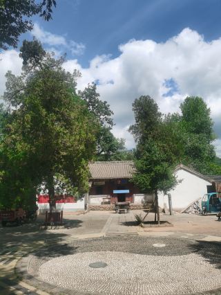 靈台龍泉寺