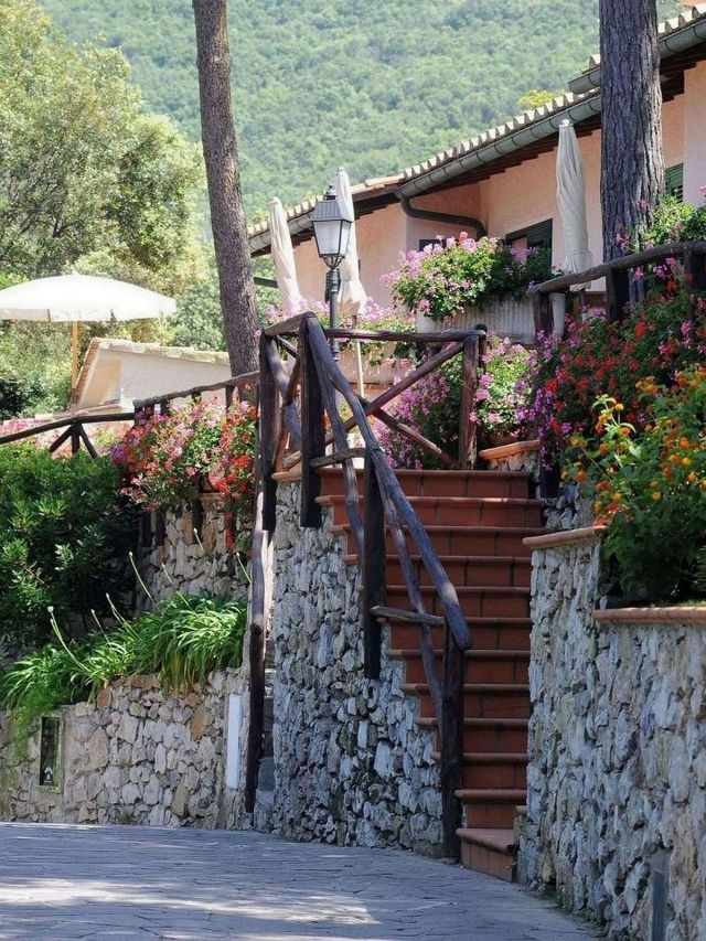 🌟 Tuscany's Top Stays: Hotel Hermitage Unveiled 🌟