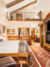 🌟 Memphis Marvels: Big Cypress Lodge Stay! 🌲🛌