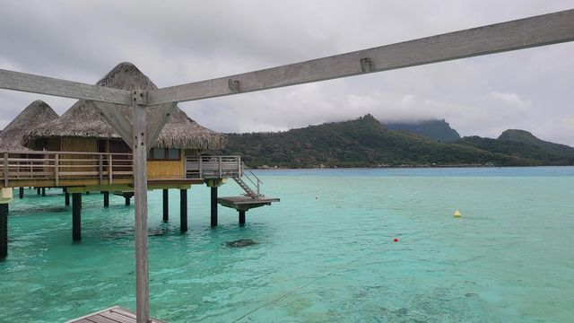 【天堂之選】大溪地波拉波拉島與馬爾代夫的夢幻對決。