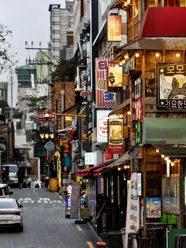 A Fusion of Exotic Flavors - A Stroll Through Itaewon, Seoul