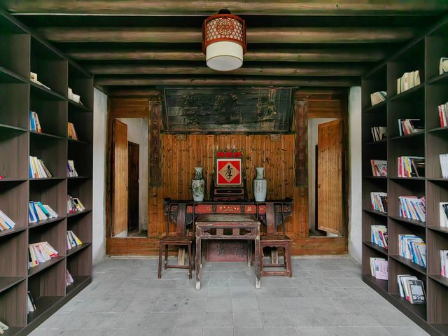 江西廣昌饒家堡雯峰書院。