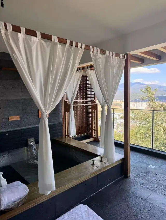 비수기! 텅충!! 객실마다 프라이빗 온천탕이 있어 체크아웃하기 싫어요