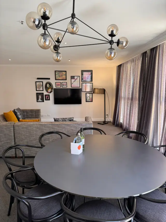 Mantra 2 Bond Street Sydney