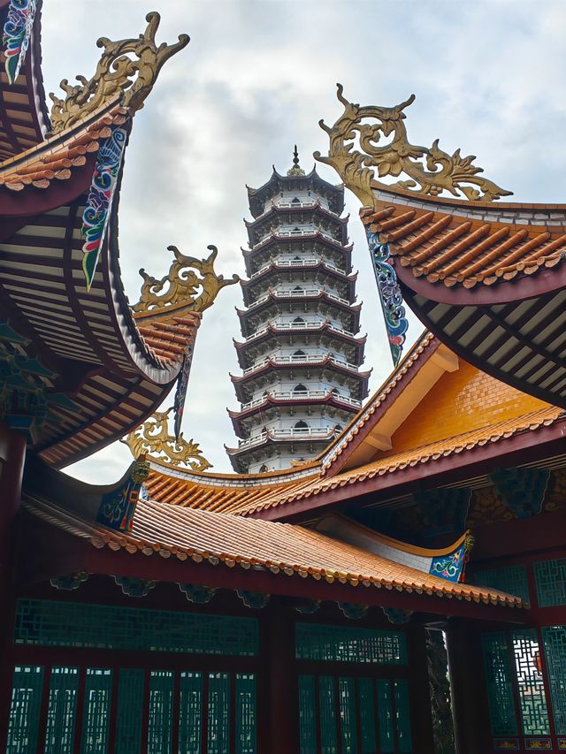 雄偉的福州西禪寺