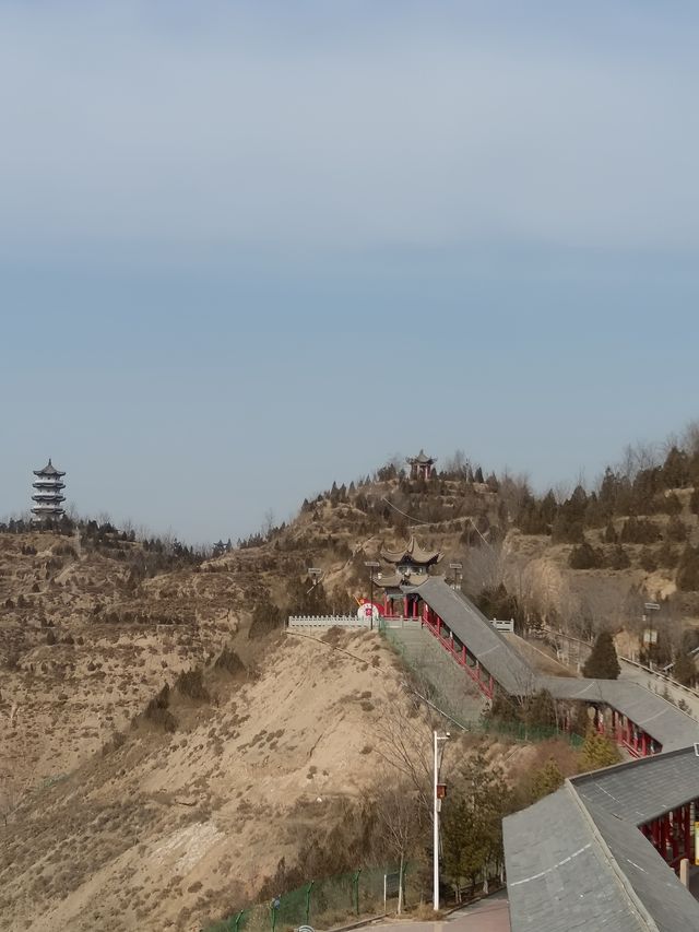 寧念家鄉一抔土，勿戀他鄉萬兩金！