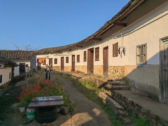 江西龍南崗上村竹園圍