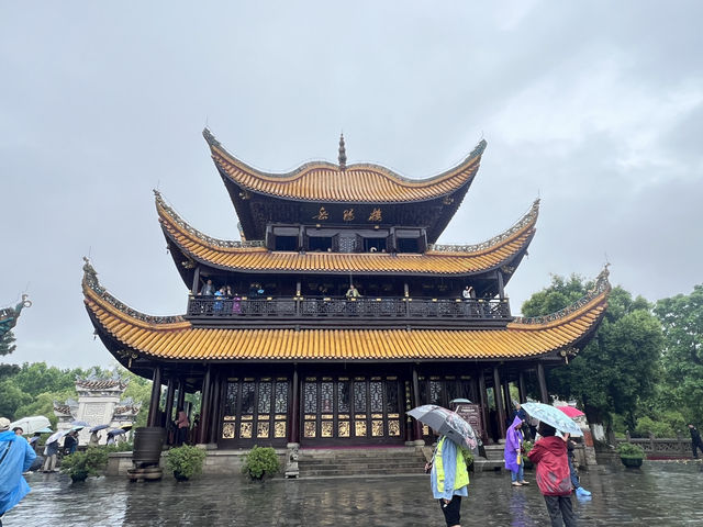 一樓一詩江邊屹立千年