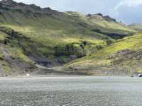 Waterfalls, Craters, and The Blue Lagoon: Six Must-See Spots in Iceland 🇮🇸 🌋 