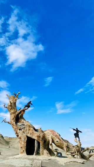 Sunrise and Sunset at the Devil's City: Xinjiang's Most Stunning Photography Destination