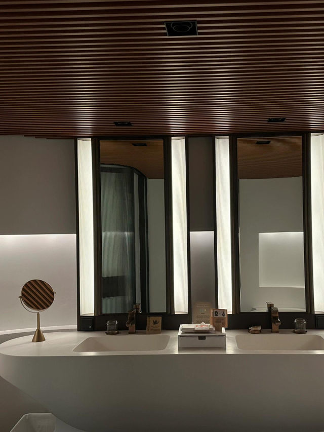 首爾江南區設計感酒店｜loft雙床房+Happy Hour，出片與舒適雙達成！✨
