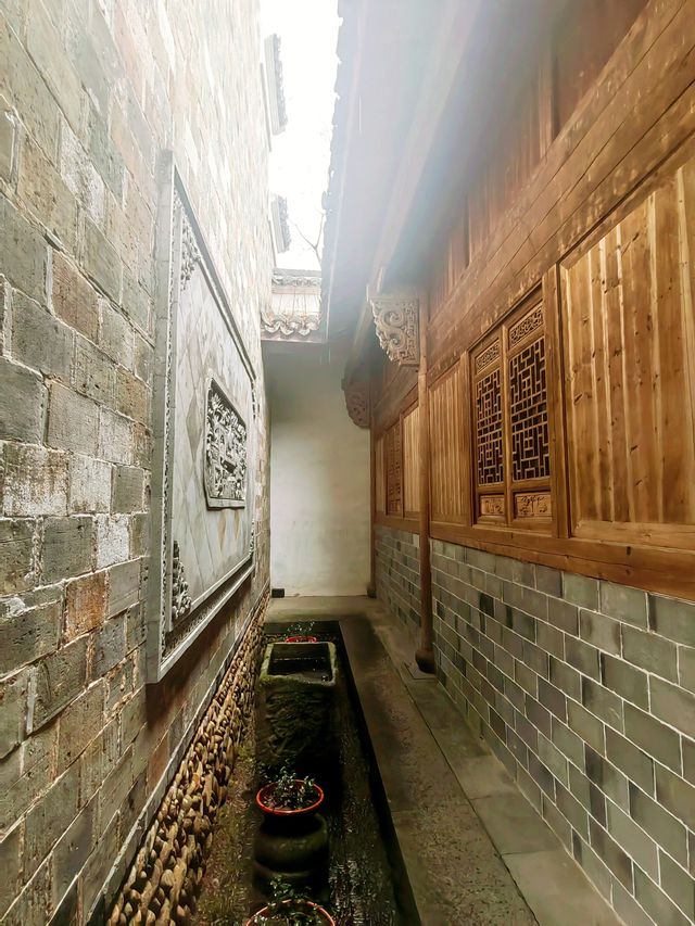 衢州清漾毛氏祖祠，隱隱透著驕傲與自豪
