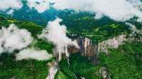住進風景裏，醒在雲海間